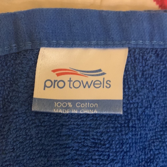 LA Rams Collectible Towel - Picture 3 of 3